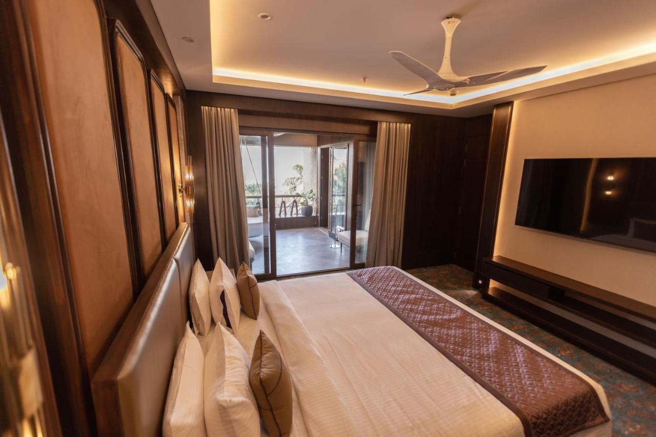 The Corinthians Resort And Club Пюн Екстериор снимка A room at the hotel