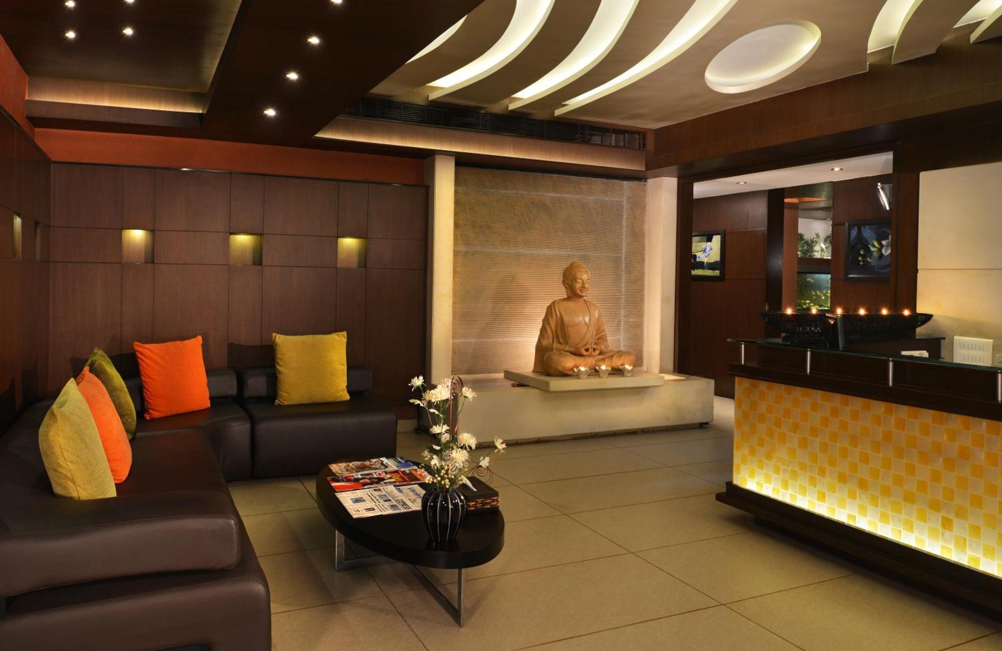 The Corinthians Resort And Club Пюн Екстериор снимка The spa at the Taj Bengal