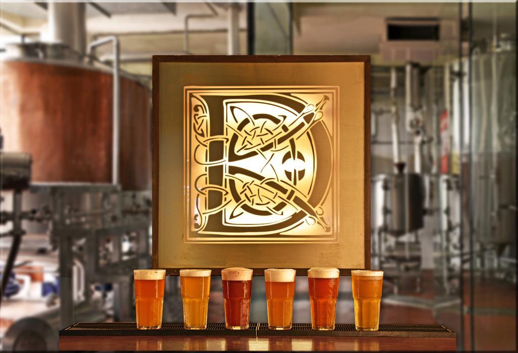 The Corinthians Resort And Club Пюн Екстериор снимка The brewery's logo